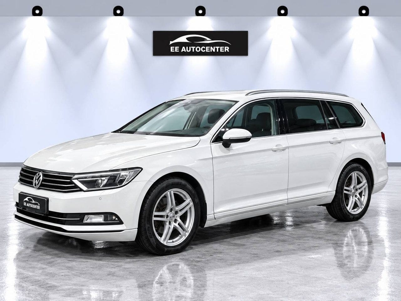 Volkswagen Passat 2015 – bild 1 av 11