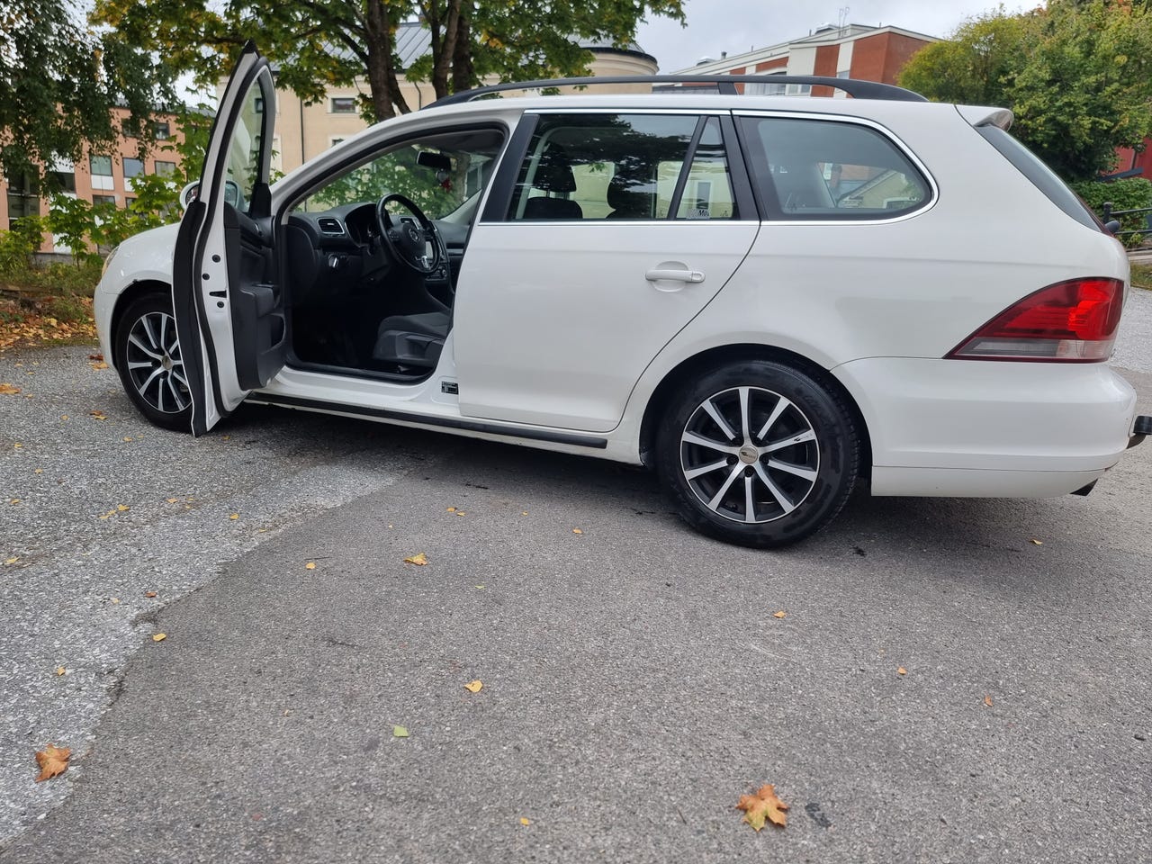 Volkswagen Golf VI 2012 – bild 1 av 5