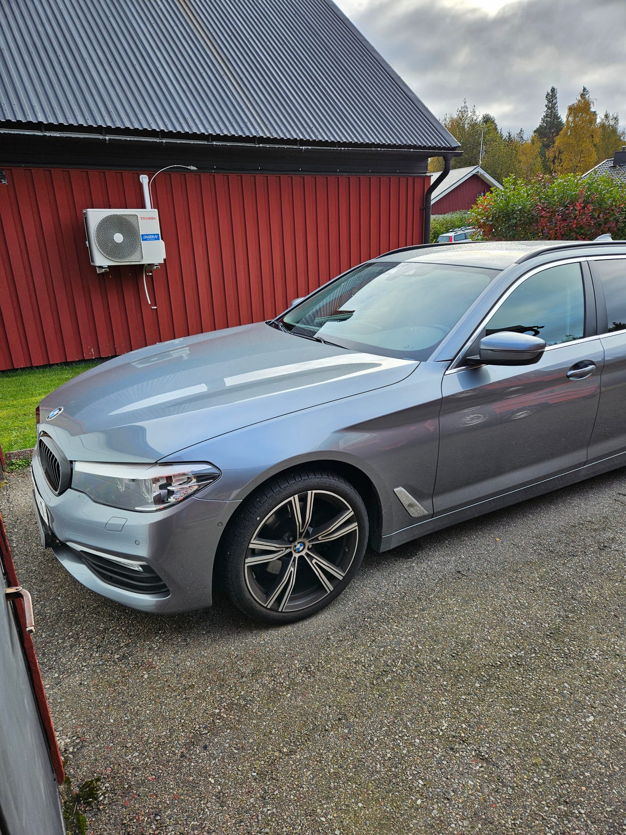 BMW 520d 2018 – bild 1 av 3