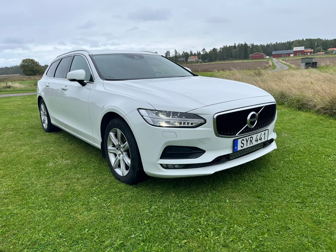 Volvo V90 2018 – bild 1 av 8