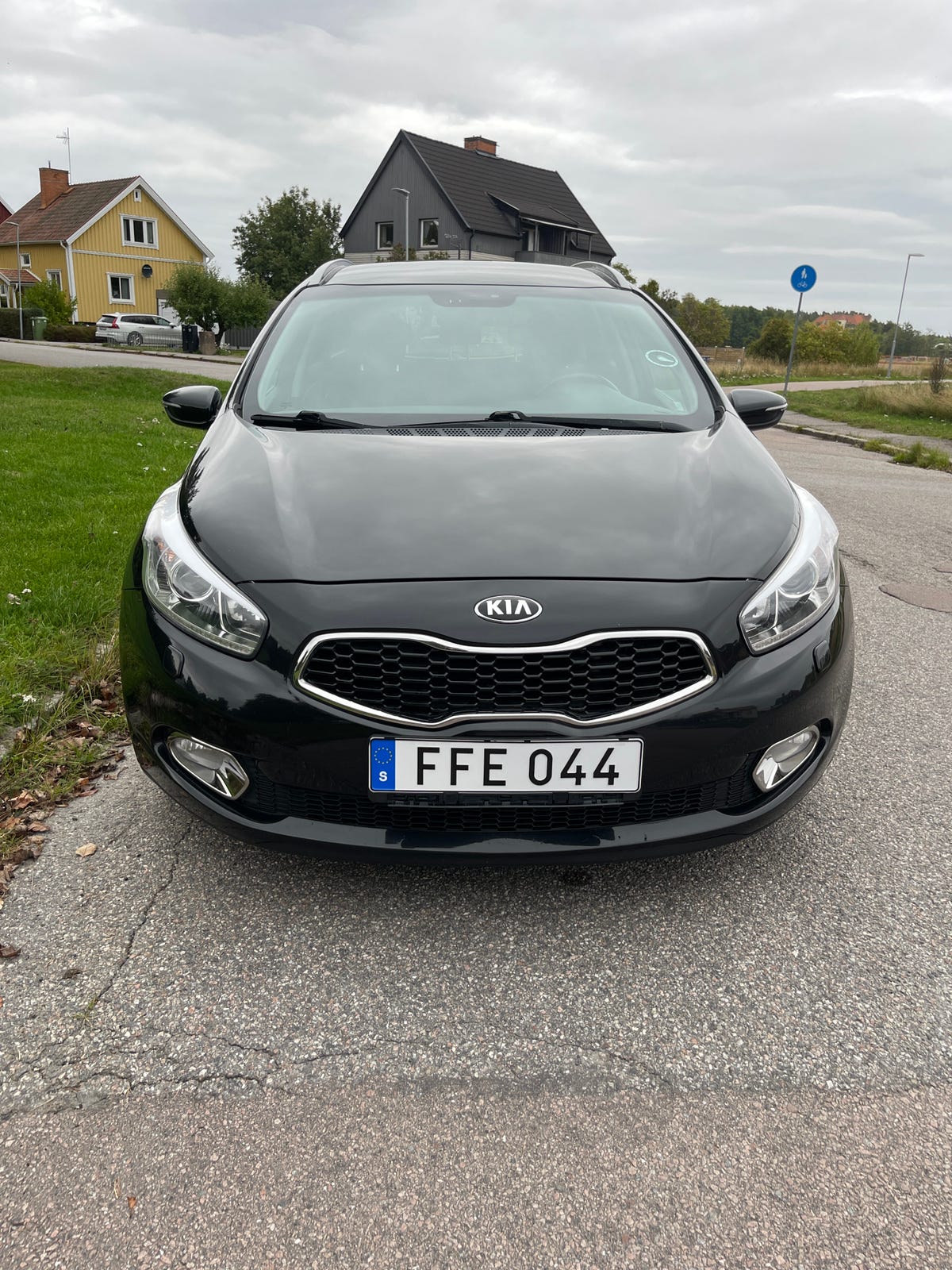 Kia Ceed 2014 – bild 1 av 6
