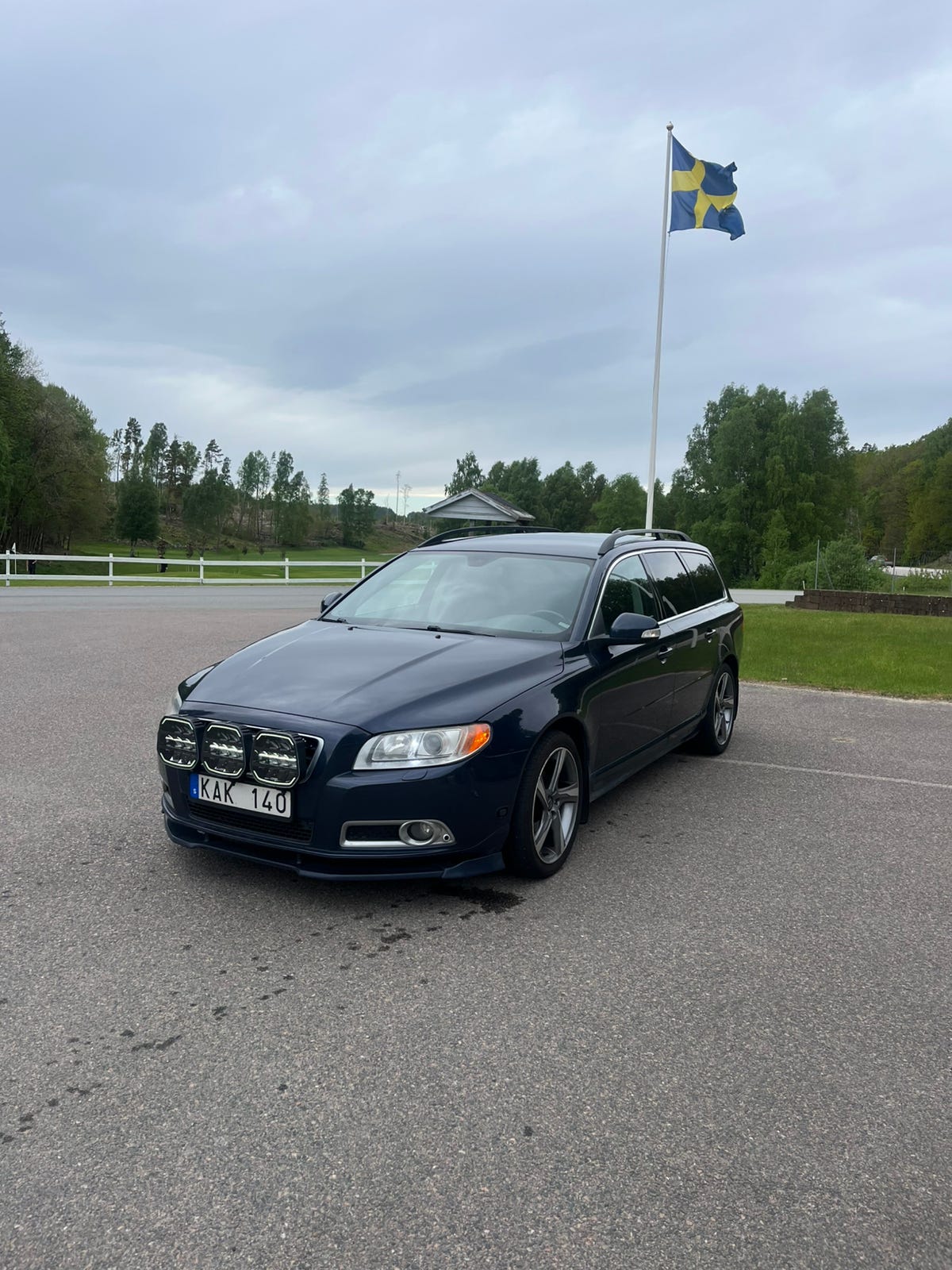 Volvo V70 2010 – bild 1 av 4