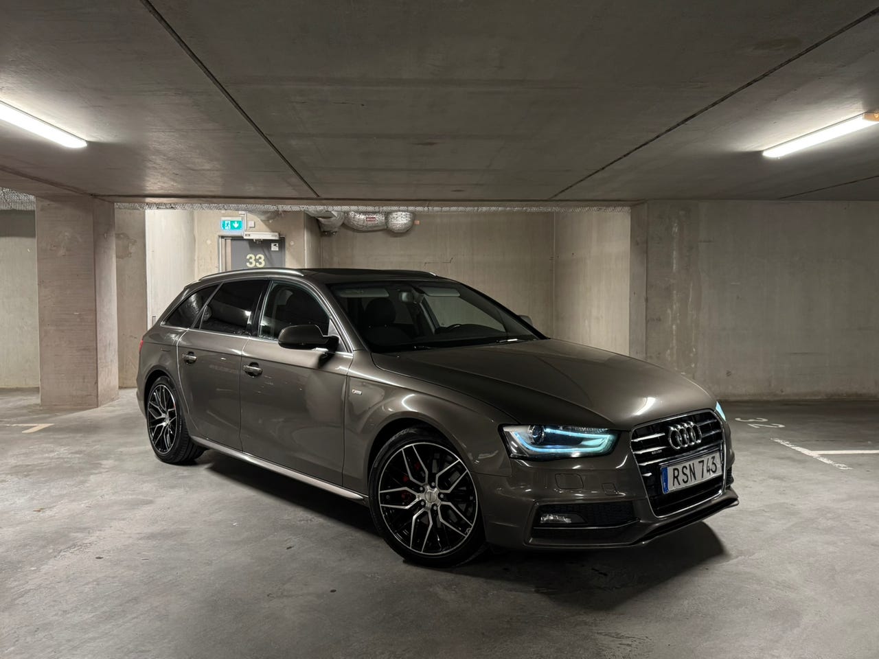 Audi A4 2015 – bild 1 av 13