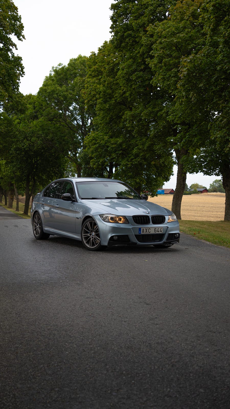 BMW 330d 2011 – bild 1 av 11
