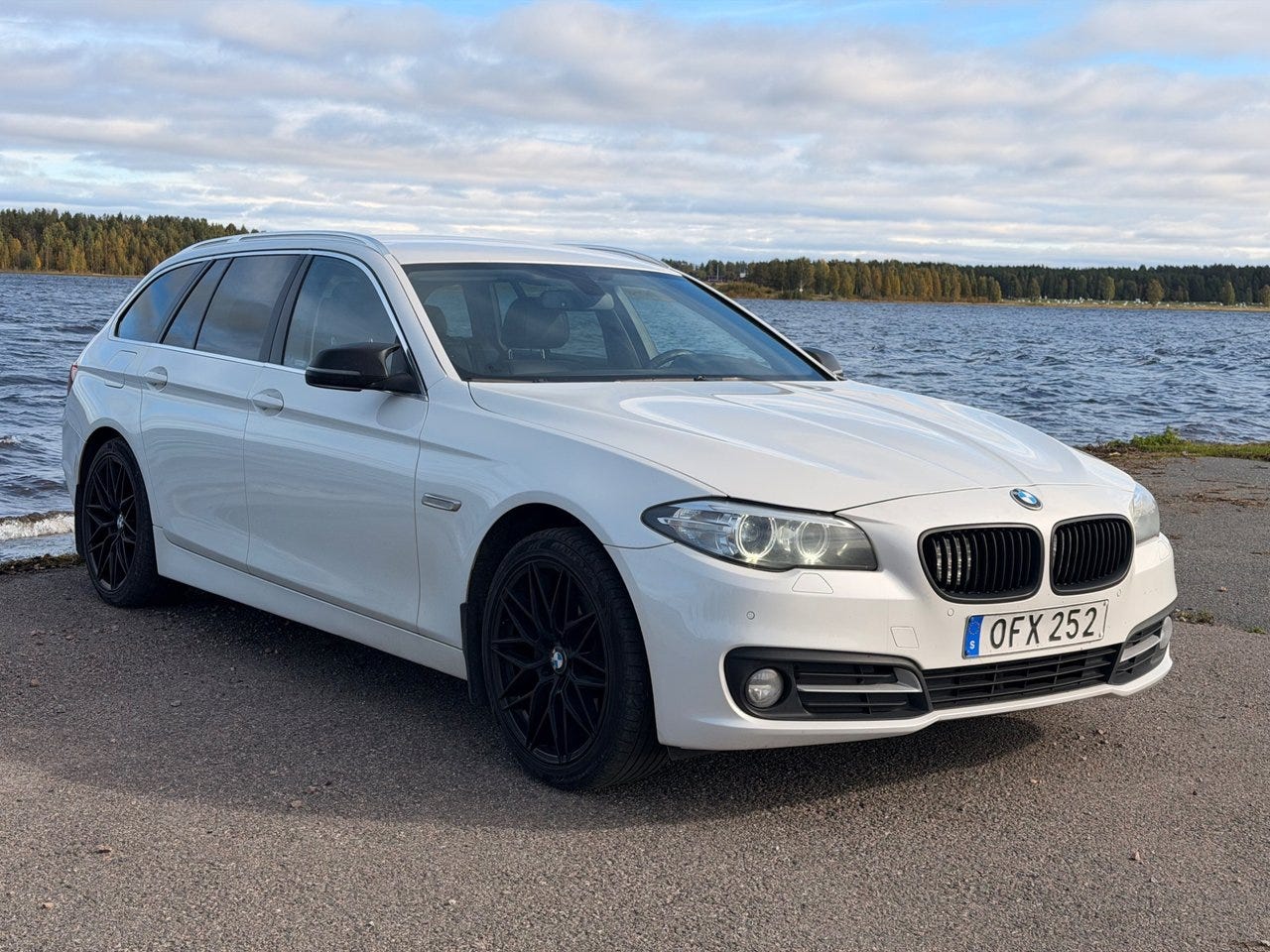 BMW 520d 2017 – bild 1 av 24