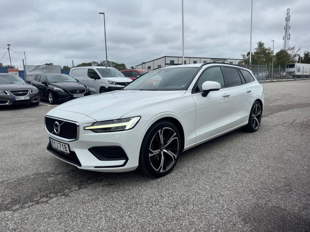 Volvo V60 2020 – bild 1 av 14