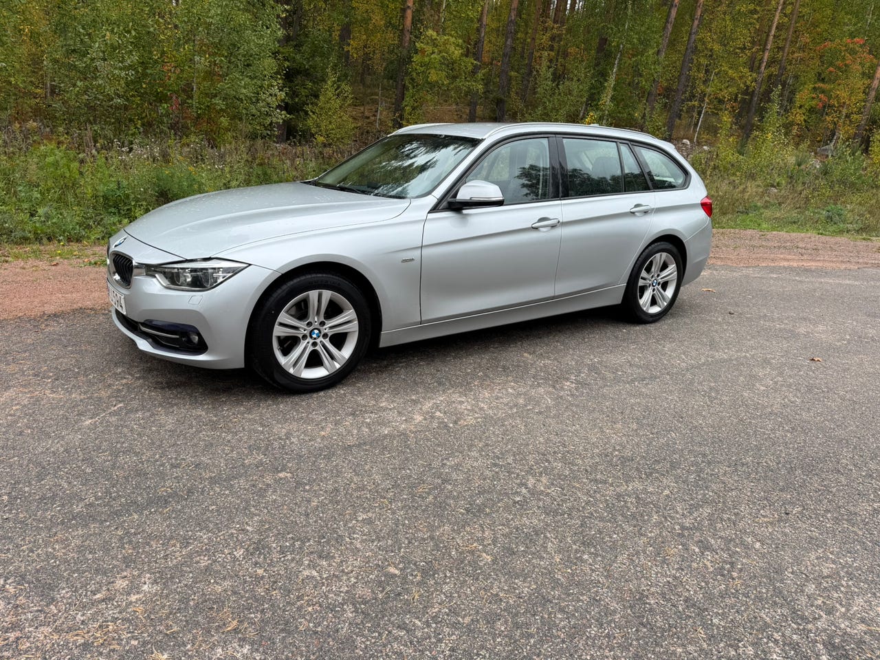 BMW 320d 2016 – bild 1 av 8