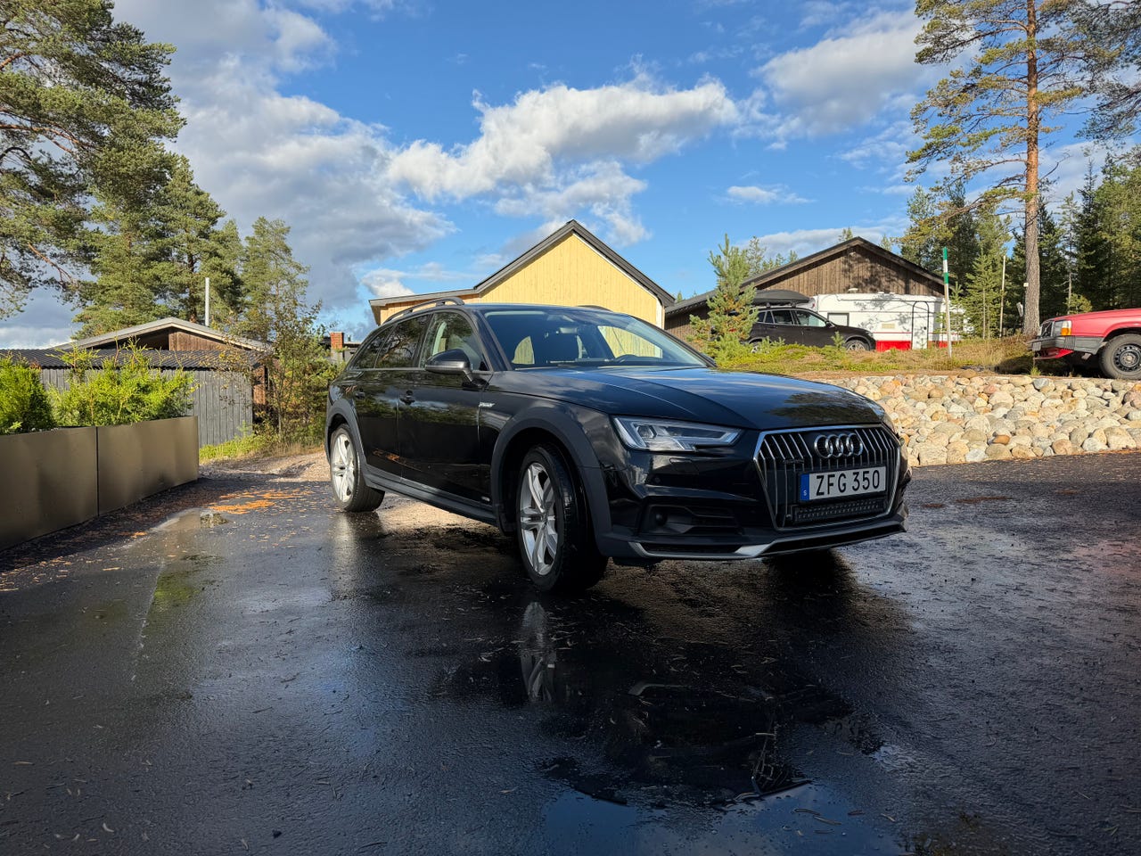 Audi A4 allroad 2018 – bild 1 av 9