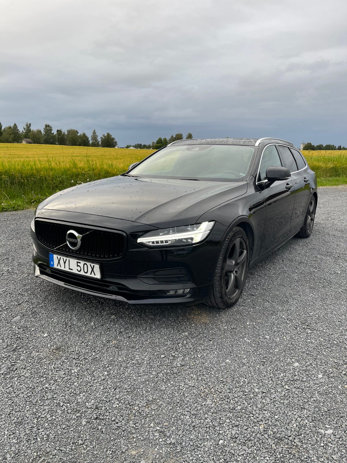 Volvo V90 2019 – bild 1 av 3