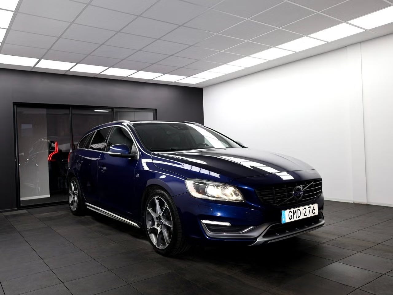 Volvo V60 2015 – bild 1 av 24