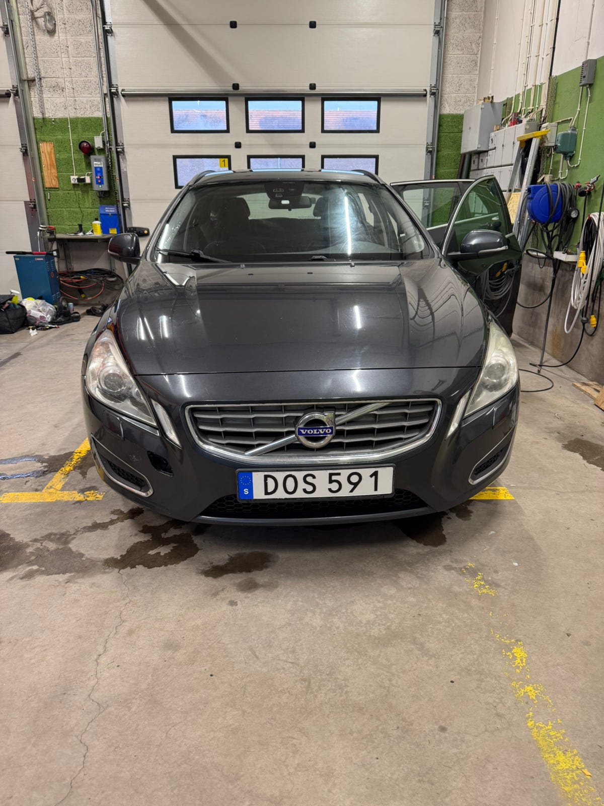Volvo V60 2012 – bild 1 av 9