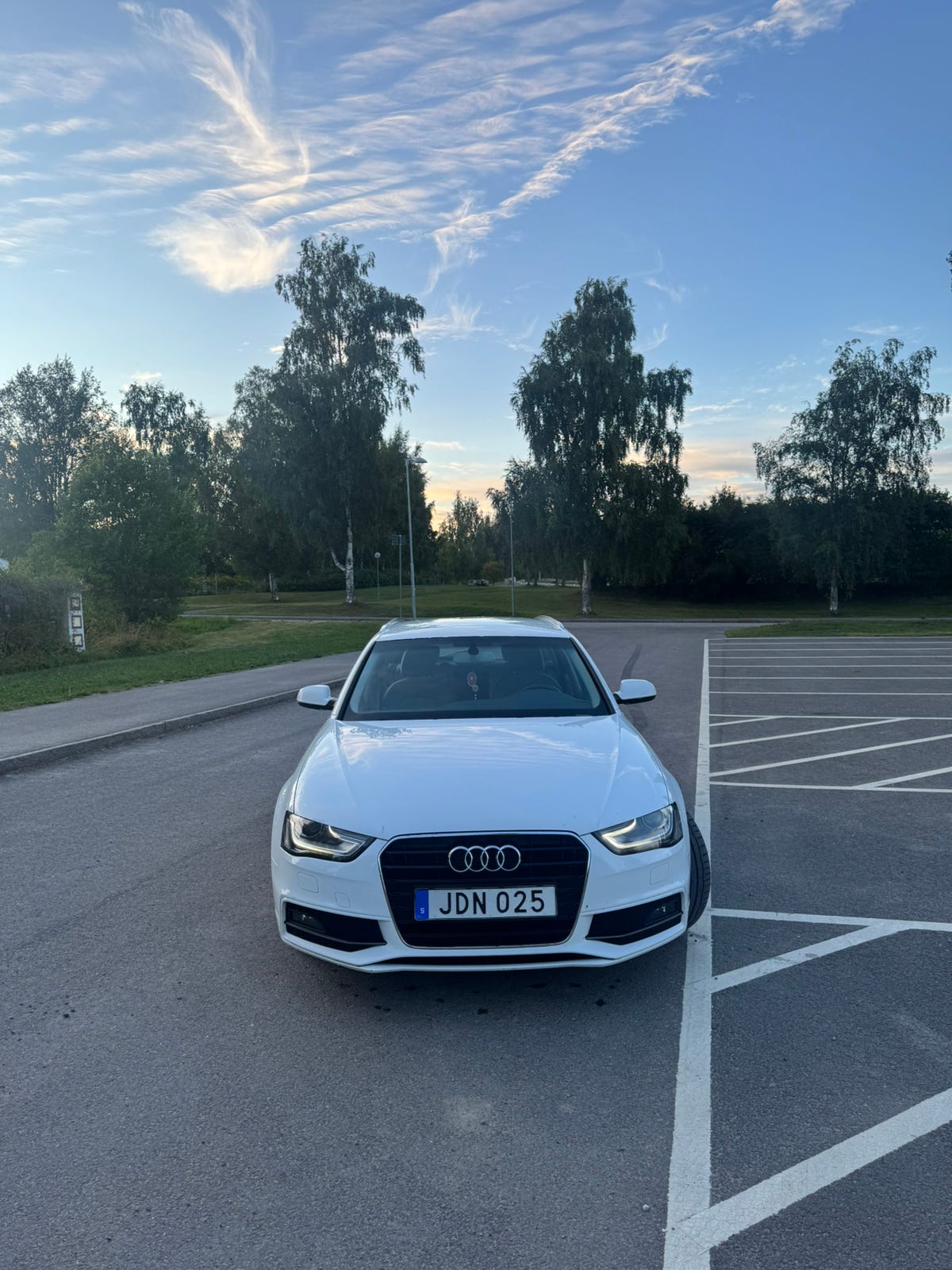 Audi A4 2015 – bild 1 av 13