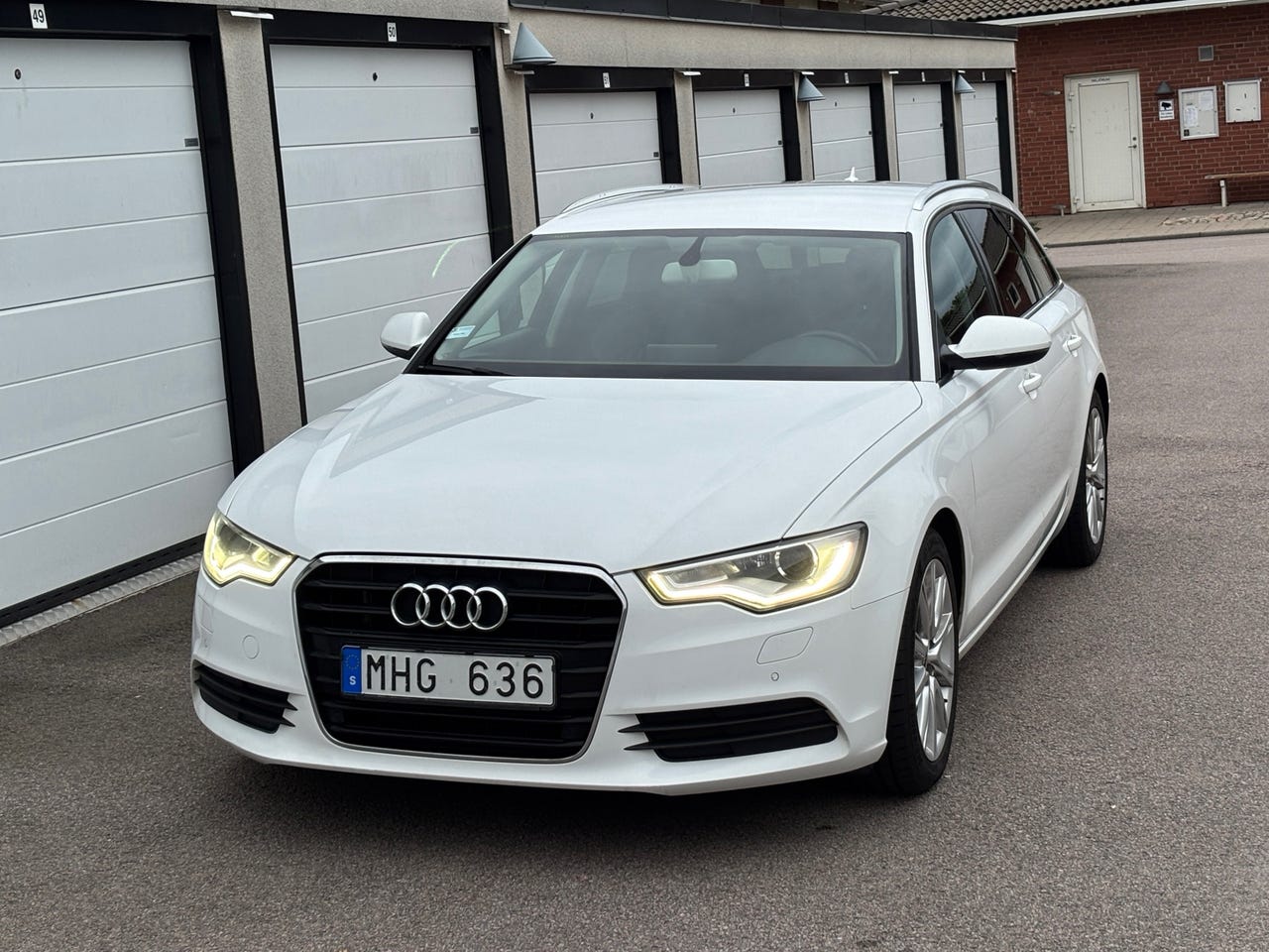 Audi A6 2012 – bild 1 av 11