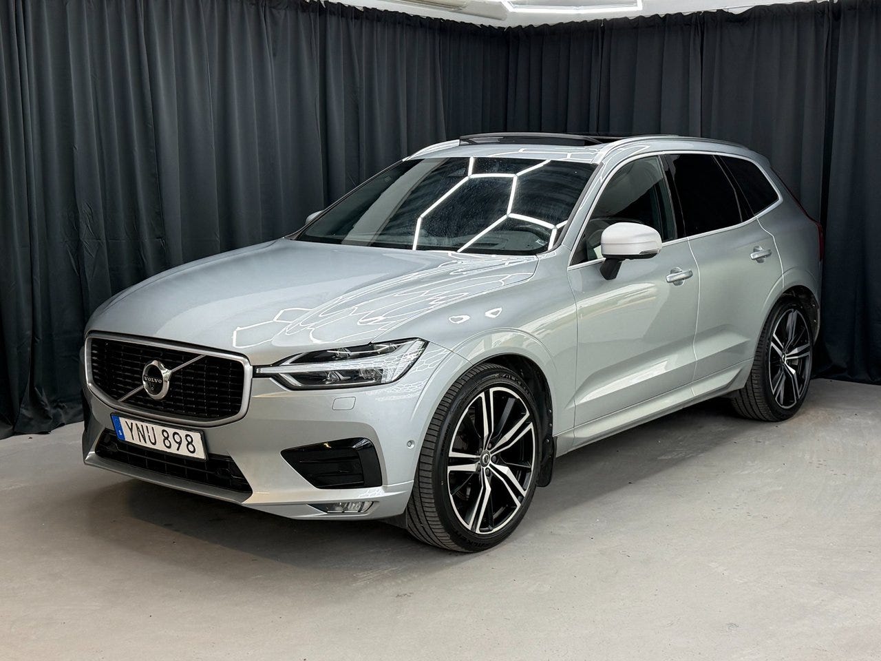 Volvo XC60 2018 – bild 1 av 14