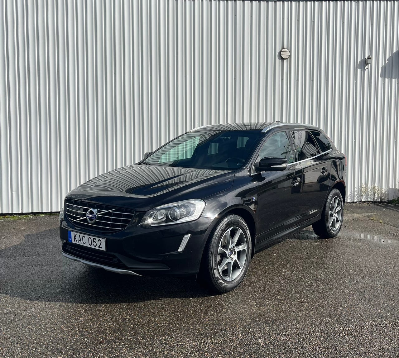 Volvo XC60 2016 – bild 1 av 9
