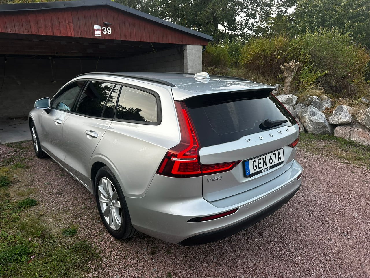 Volvo V60 2020 – bild 1 av 9