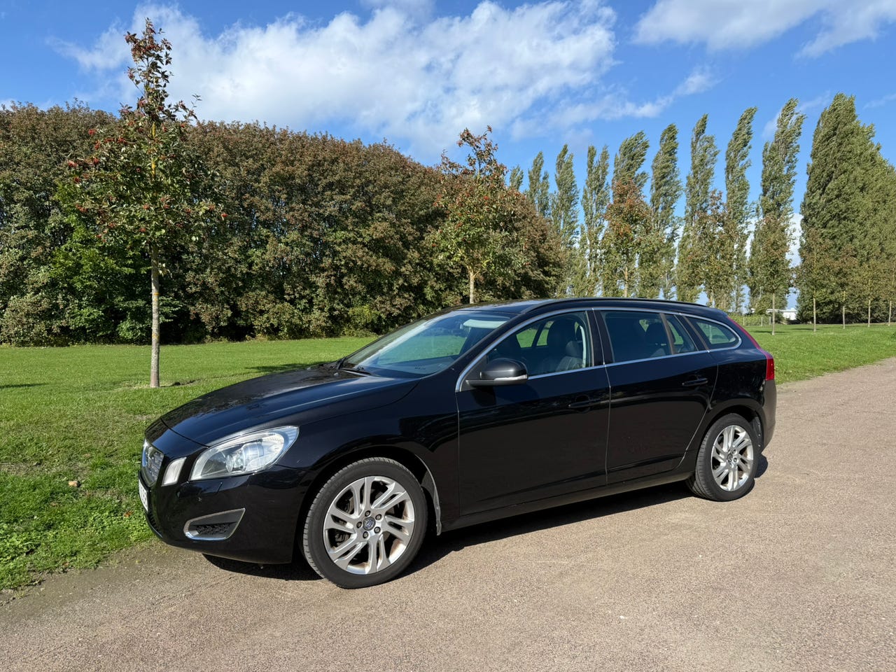 Volvo V60 2013 – bild 1 av 7