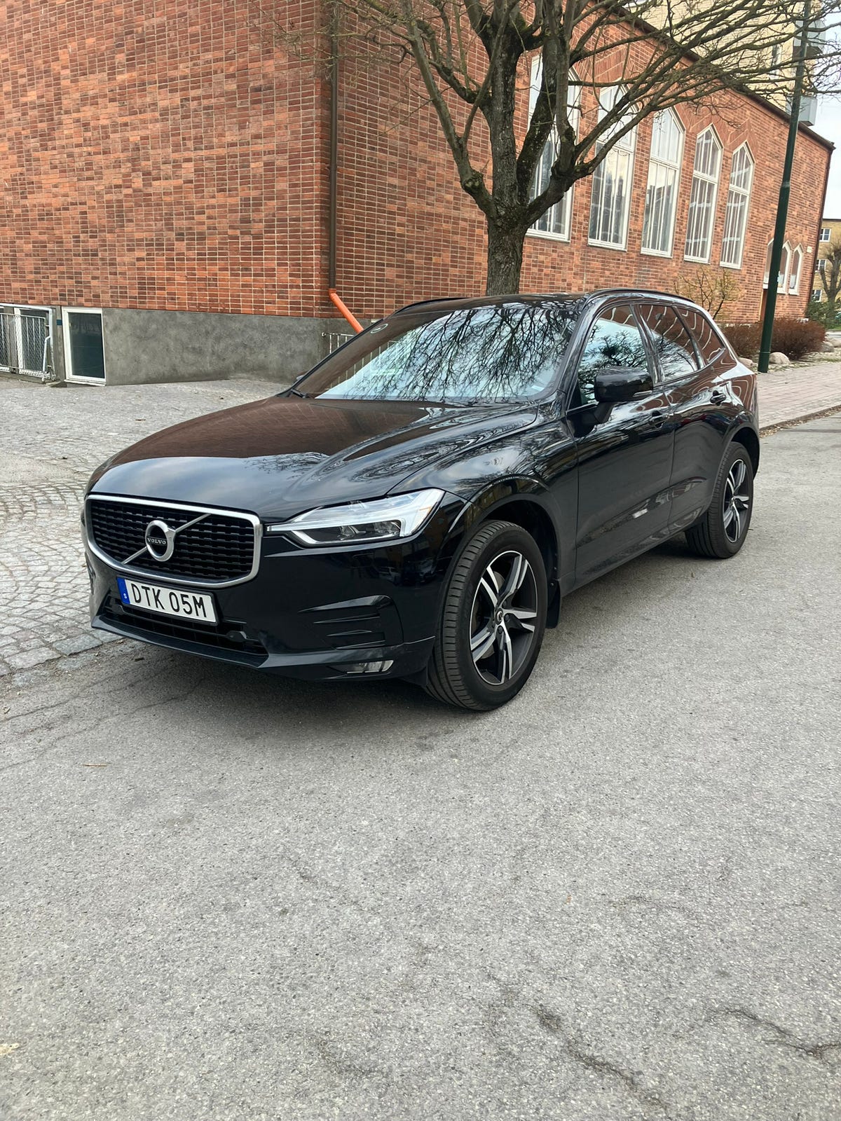 Volvo XC60 2020 – bild 1 av 6