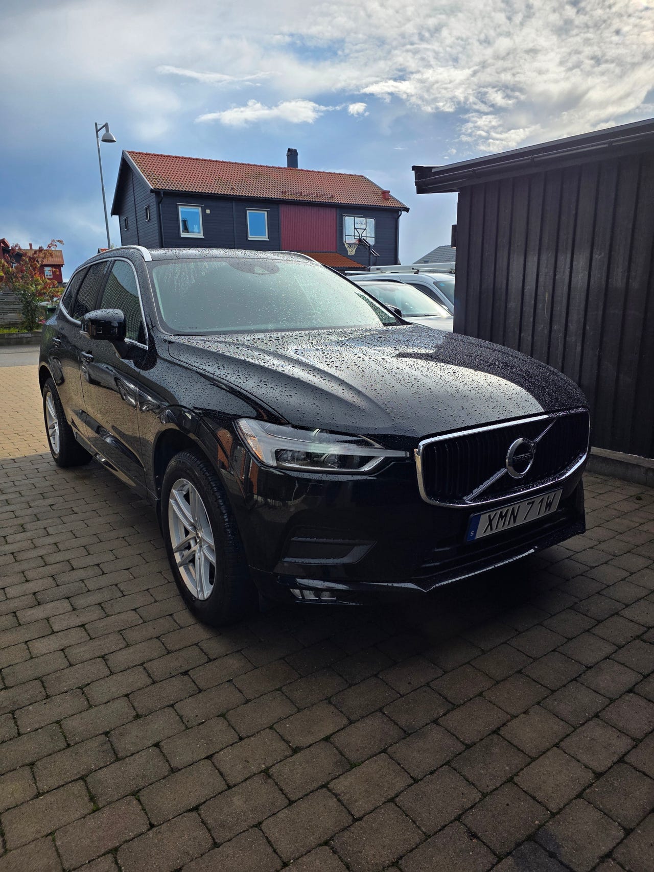 Volvo XC60 2020 – bild 1 av 8
