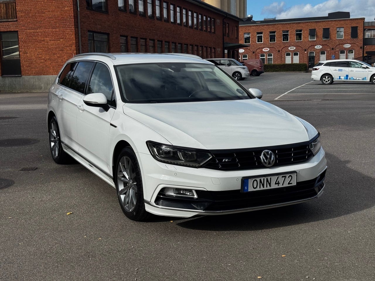 Volkswagen Passat 2018 – bild 1 av 7