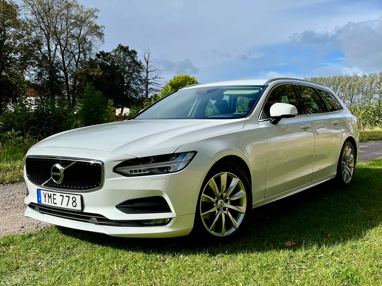 Volvo V90 2019 – bild 1 av 8