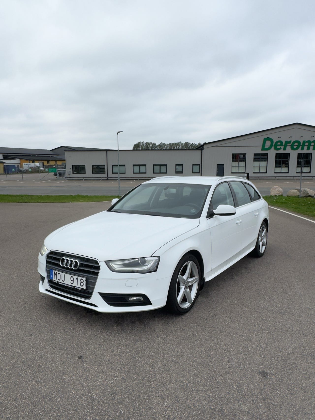 Audi A4 2014 – bild 1 av 13