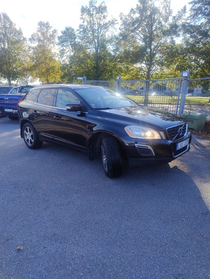 Volvo XC60 2012 – bild 1 av 23