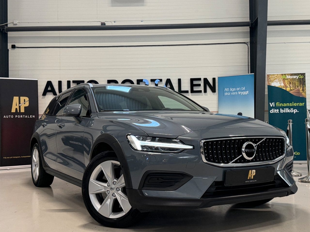 Volvo V60 Cross Country 2022 – bild 1 av 24