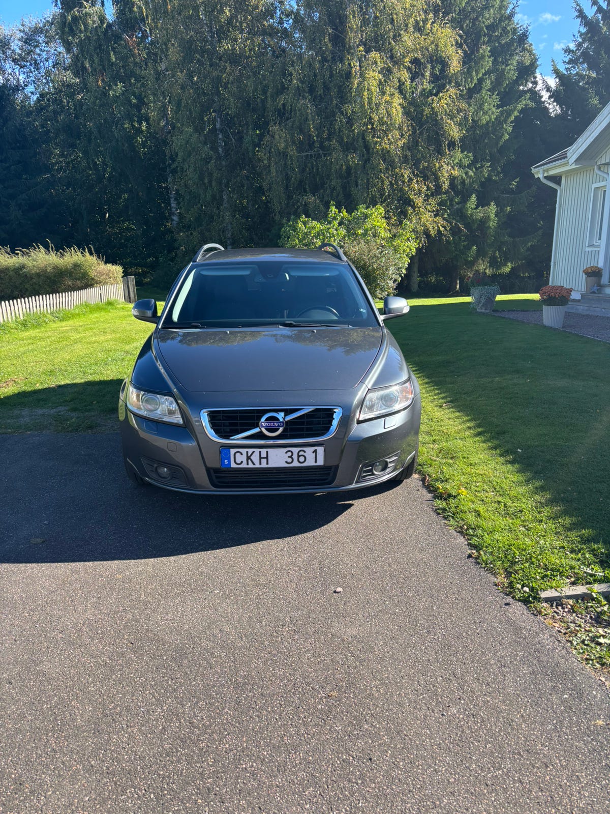 Volvo V50 2011 – bild 1 av 4