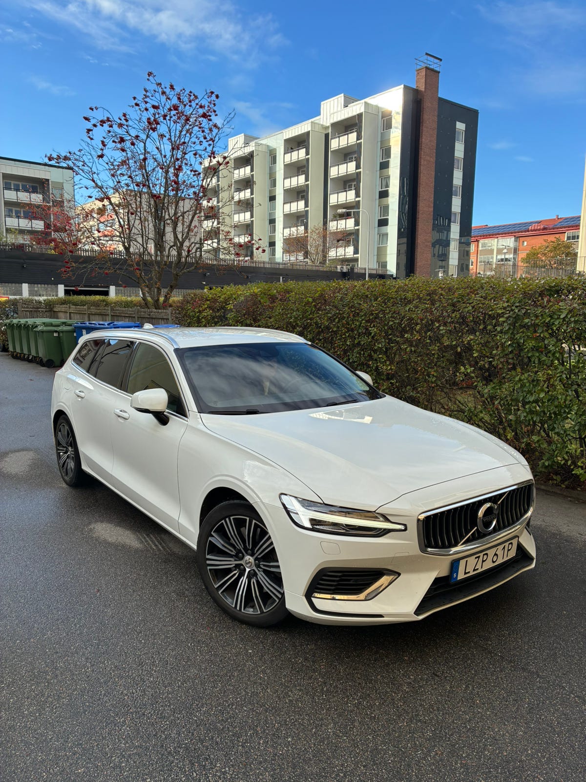 Volvo V60 2022 – bild 1 av 7