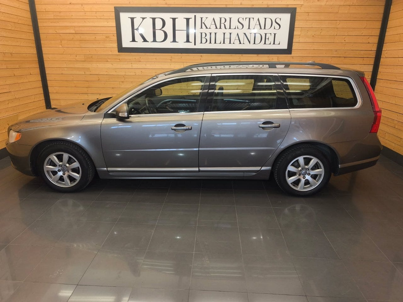 Volvo V70 2011 – bild 1 av 23
