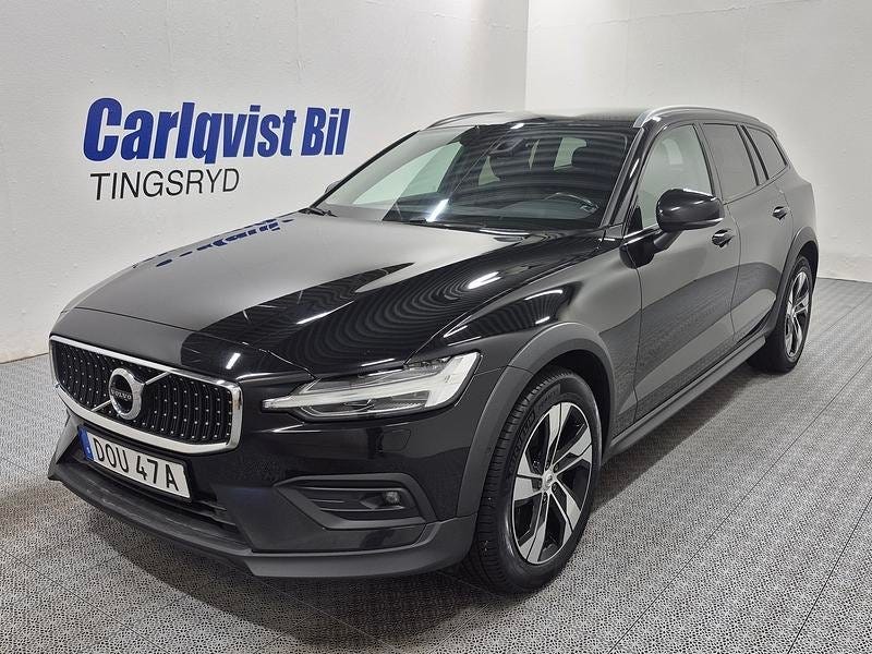 Volvo V60 Cross Country 2022 – bild 1 av 11
