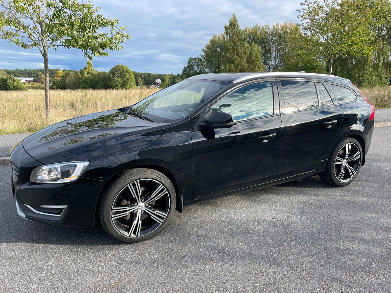 Volvo V60 2014 – bild 1 av 8