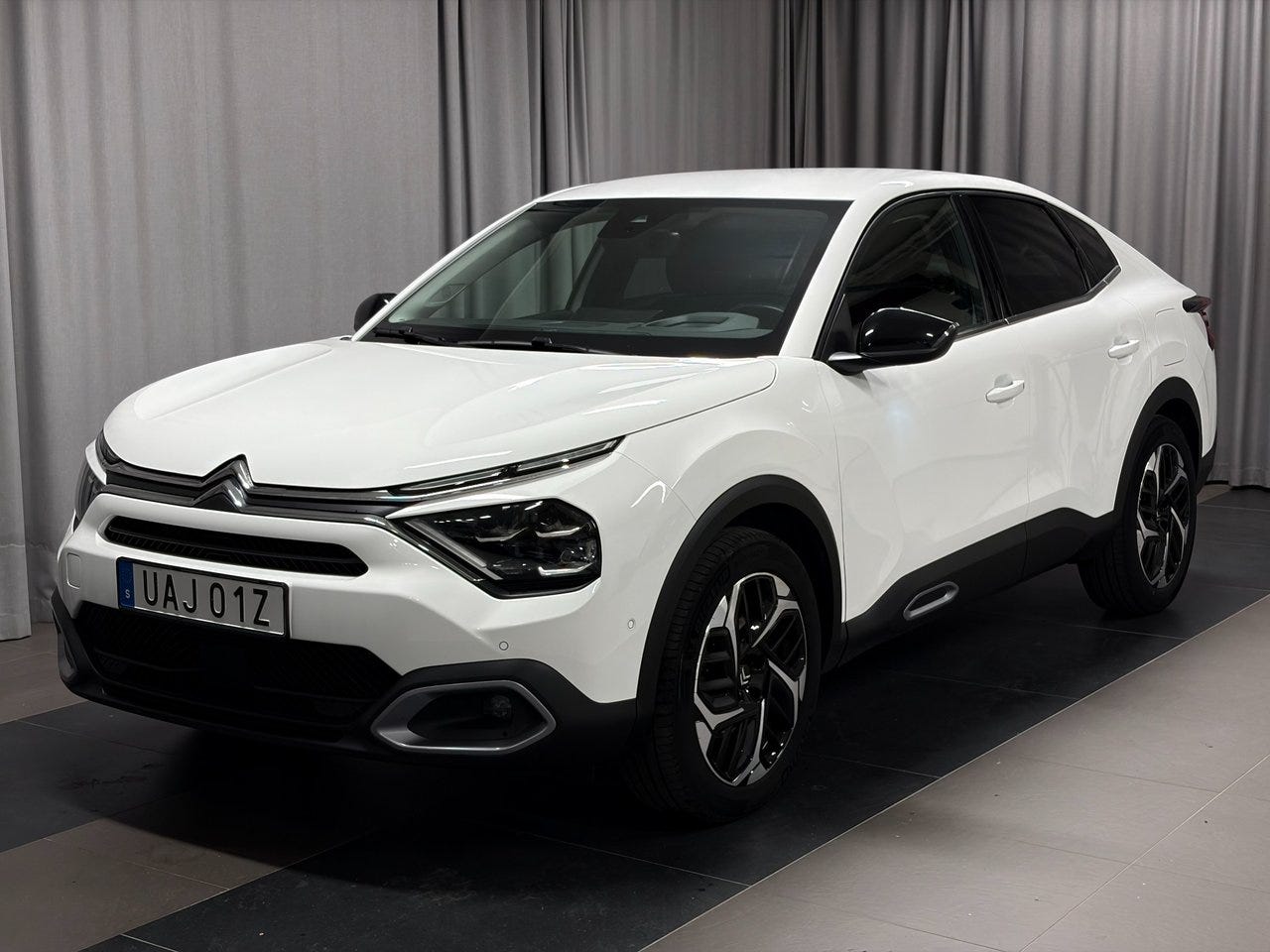 Citroen C4 X 2023 – bild 1 av 16