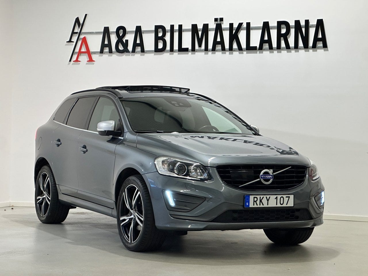Volvo XC60 2017 – bild 1 av 24