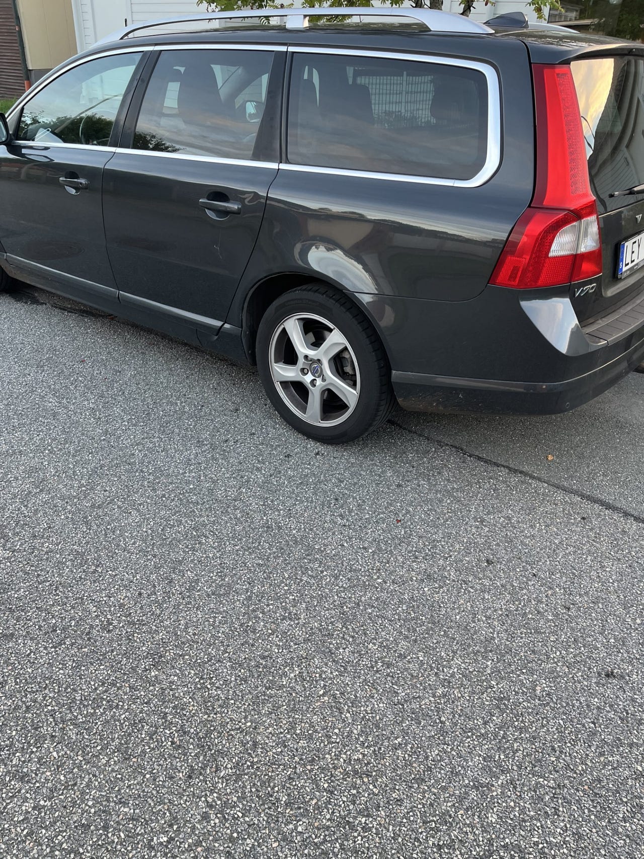 Volvo V70 2011 – bild 1 av 2