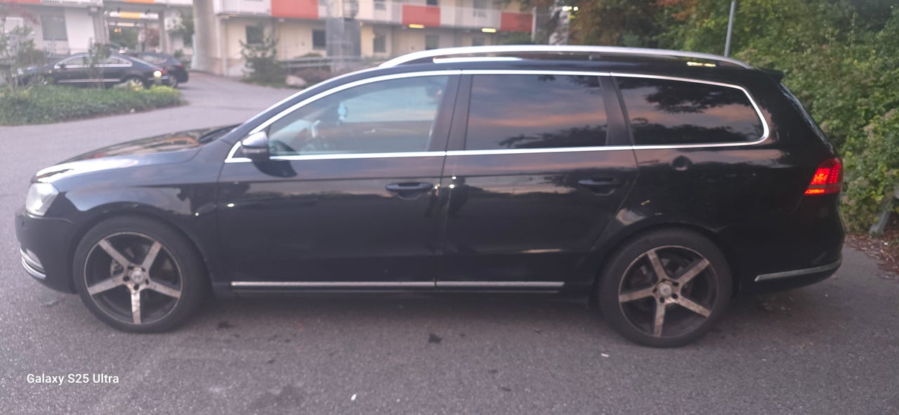 Volkswagen Passat 2012 – bild 1 av 6