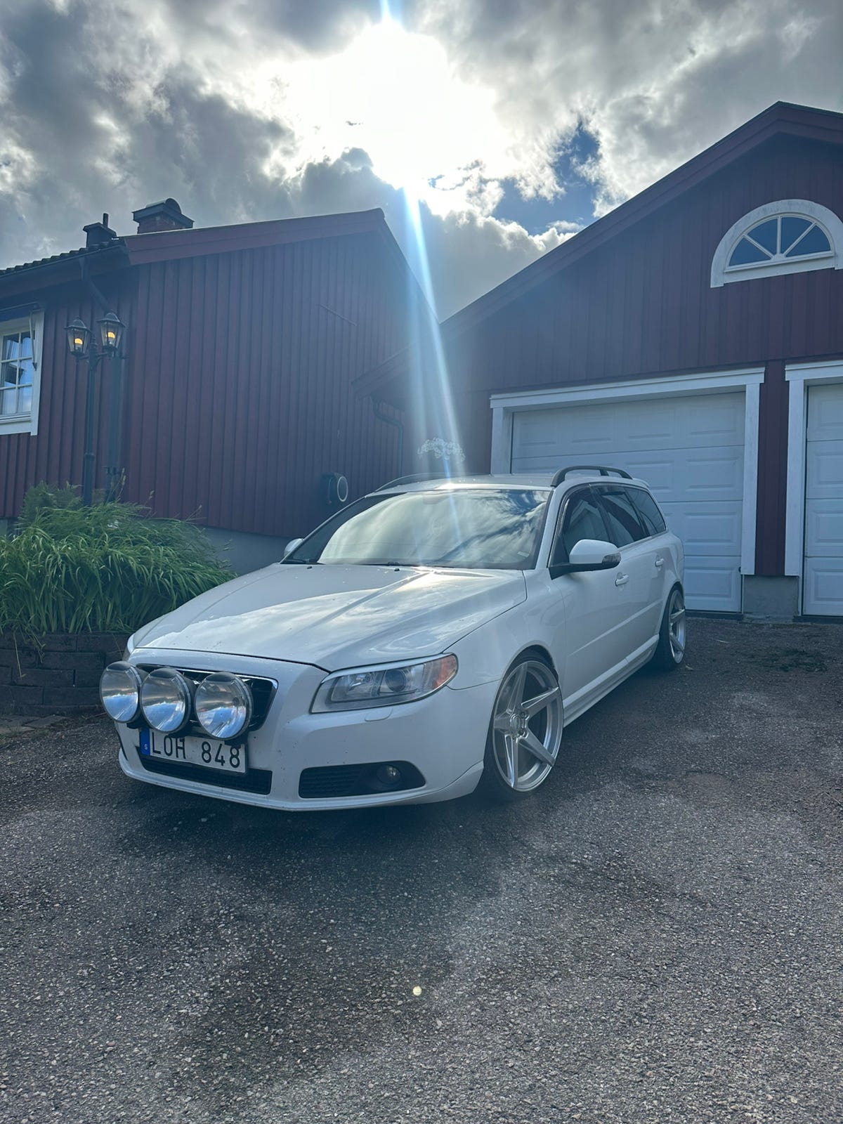 Volvo V70 2011 – bild 1 av 15
