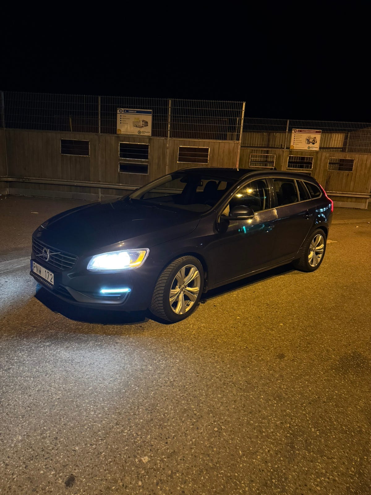 Volvo V60 2014 – bild 1 av 2