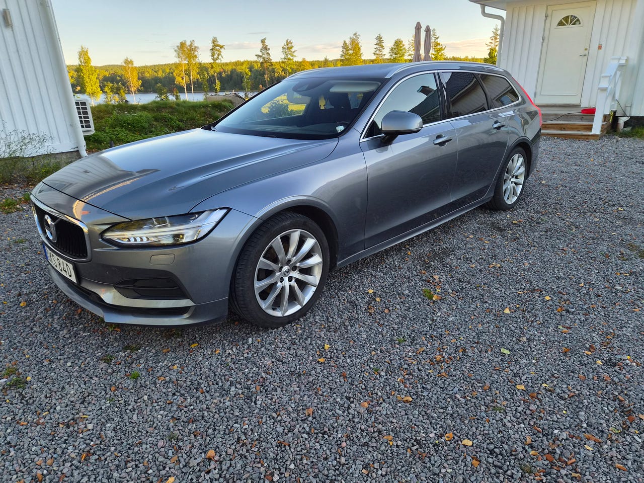 Volvo V90 2019 – bild 1 av 9