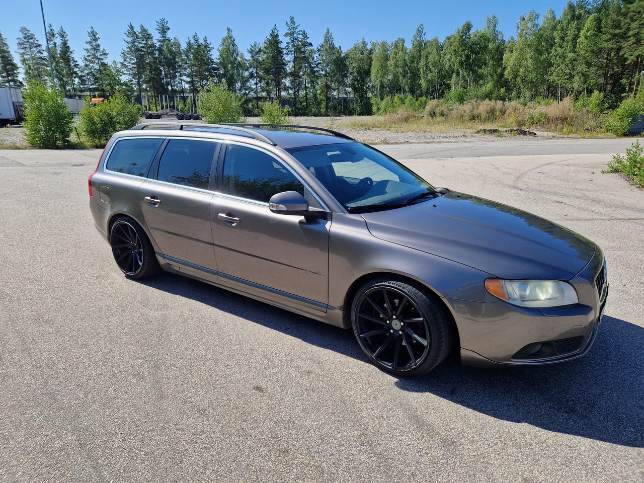 Volvo V70 2010 – bild 1 av 4