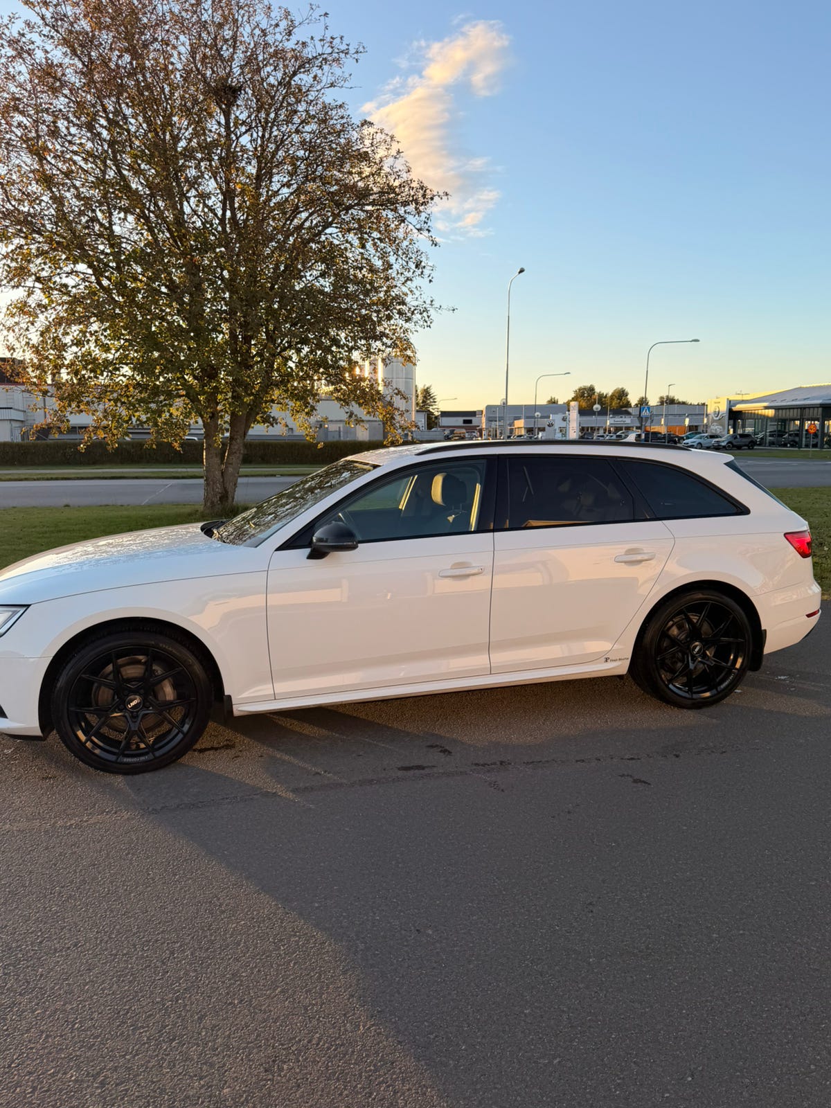 Audi A4 2017 – bild 1 av 5