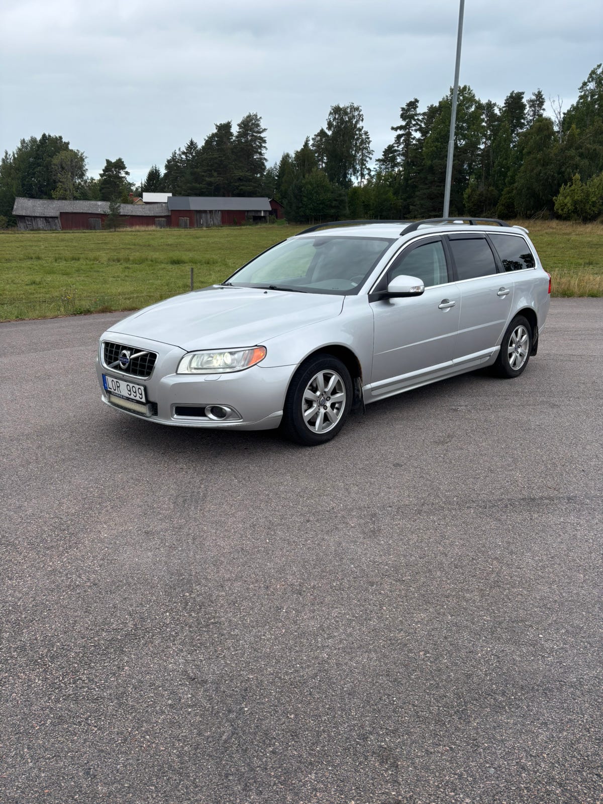 Volvo V70 2011 – bild 1 av 7