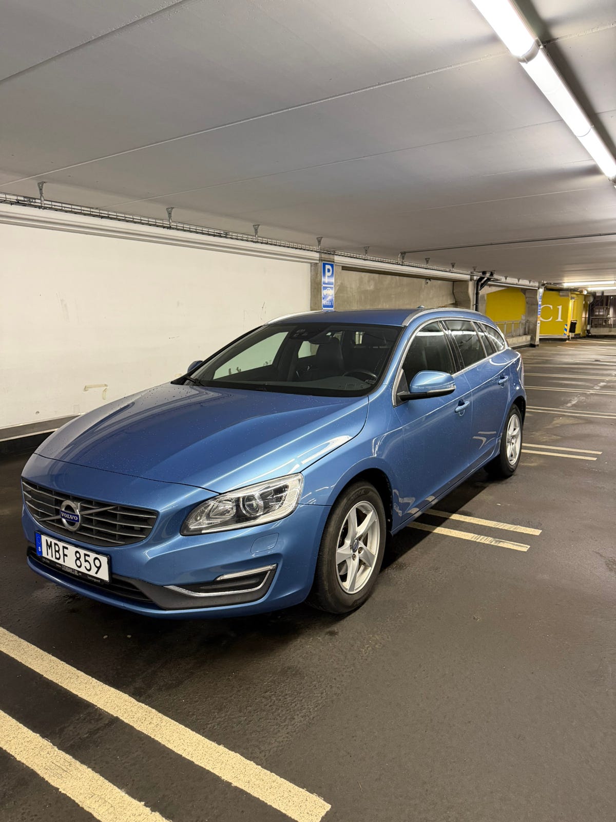 Volvo V60 2017 – bild 1 av 8