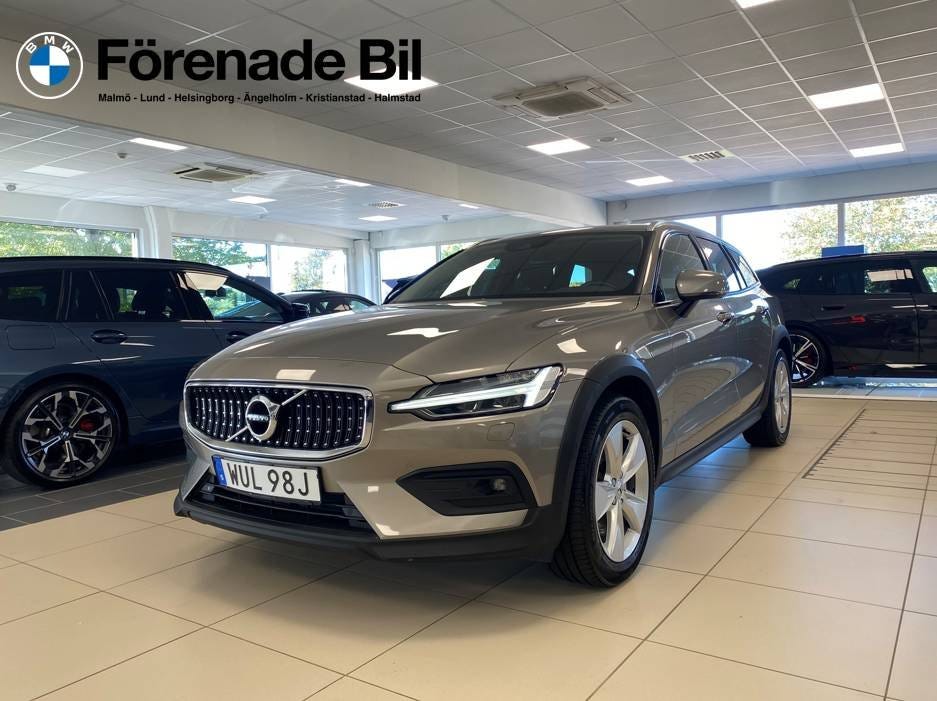 Volvo V60 Cross Country 2021 – bild 1 av 7