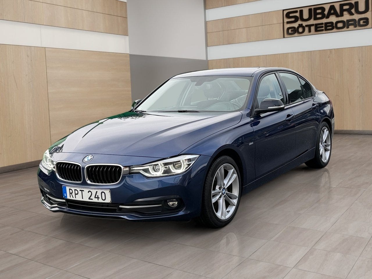 BMW 320d 2018 – bild 1 av 16