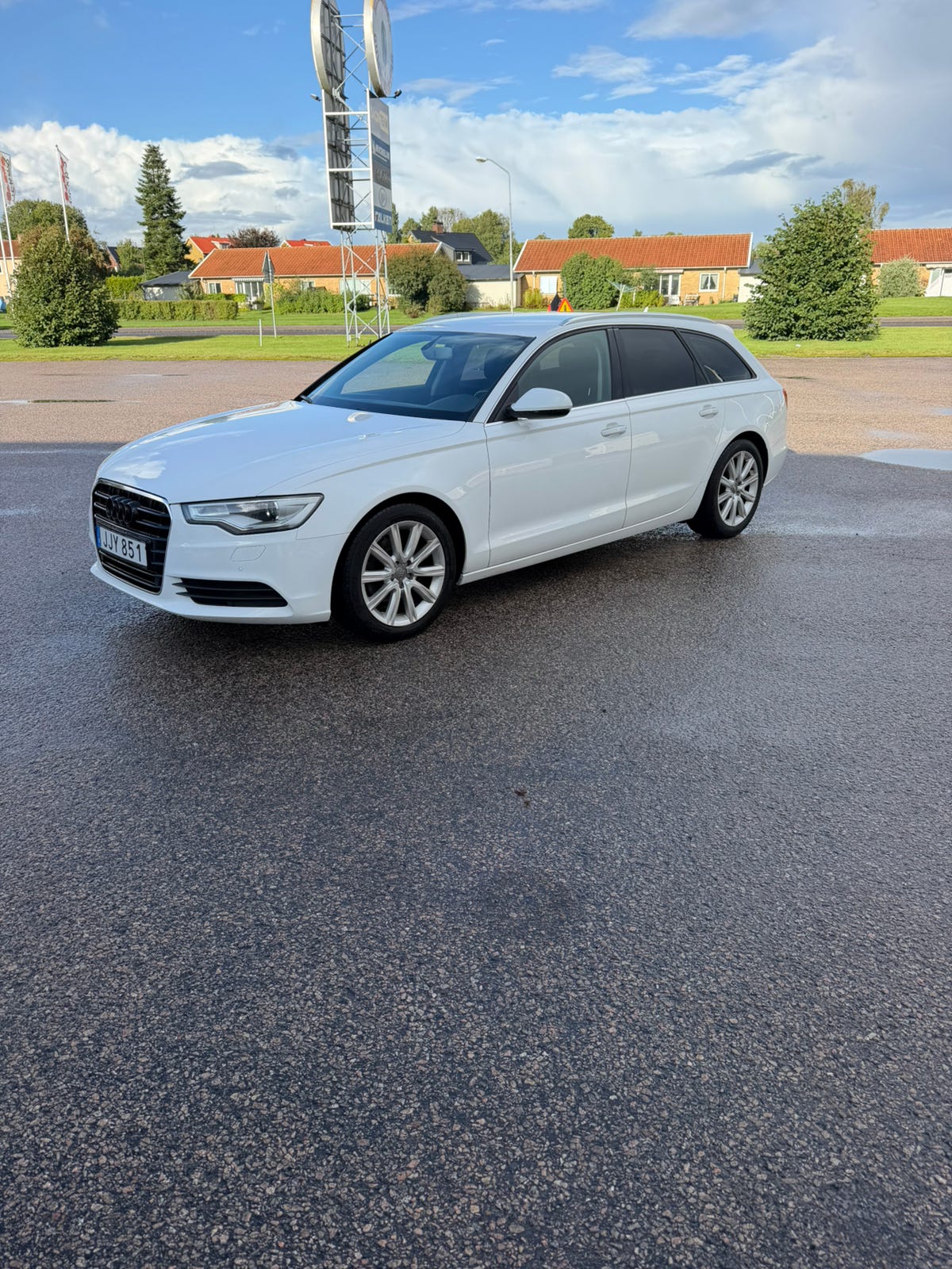Audi A6 2014 – bild 1 av 3