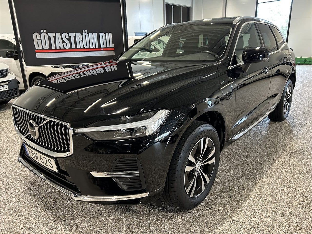 Volvo XC60 2023 – bild 1 av 24