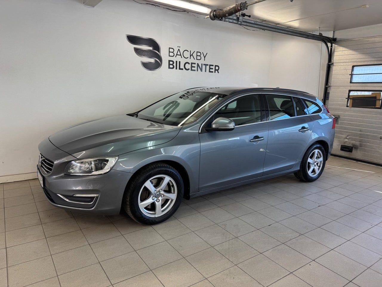 Volvo V60 2016 – bild 1 av 20