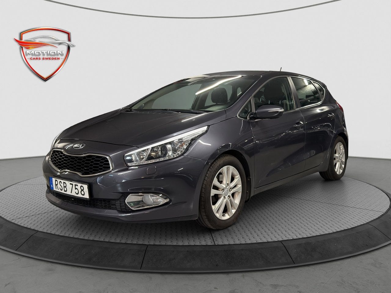 Kia Ceed 2015 – bild 1 av 23